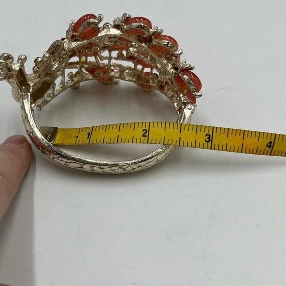 Red Cabachon Beaded Rhinestone Gold Tone Peacock Bangle Bracelet - Picture 11 of 11